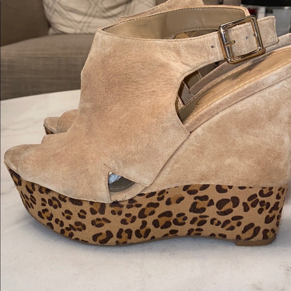 Jessica Simpson Tan Leopard wedges size 7.5